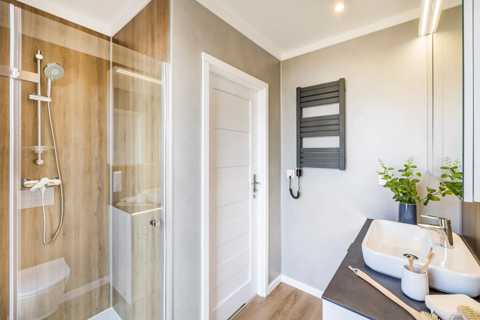 Luxus-Mobilheim auf Privatgrundstück kaufen – exklusiver Wohnkomfort mit individueller Gestaltungsfreiheit.